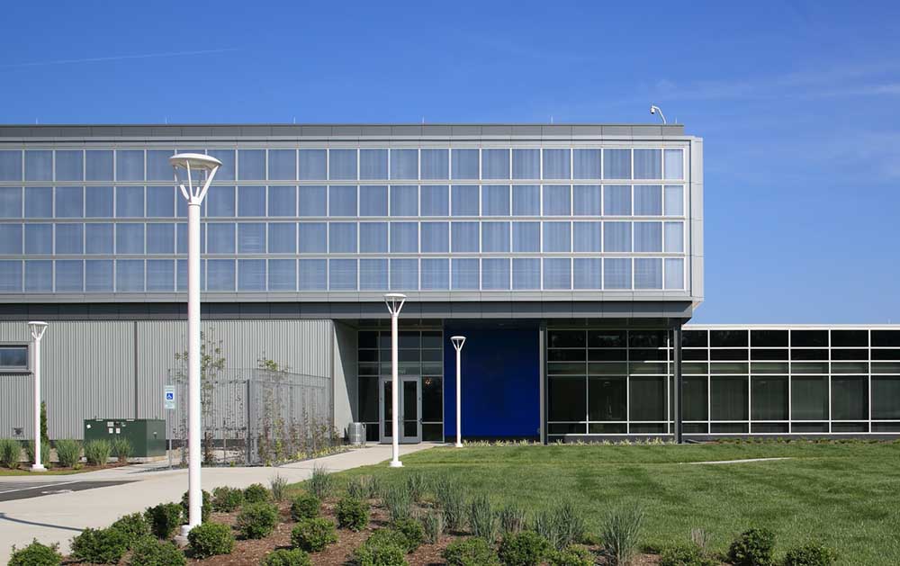 industrial polycarbonate windows - EXTECH's TECHVENT 5300 for a data warehouse in North Carolina