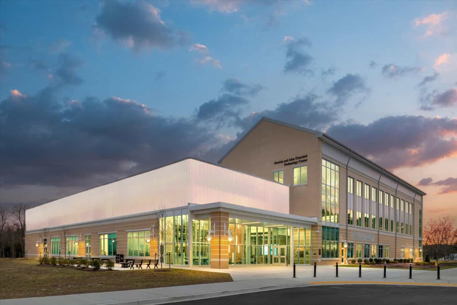 Picture of Innovative Daylighting Systems & Custom Façades | EXTECH Inc.